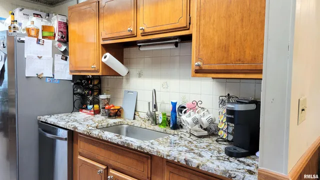 $179,900 | 202 Westernaire Drive, Marion, IL 62959