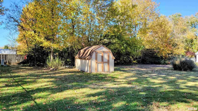 $179,900 | 202 Westernaire Drive, Marion, IL 62959