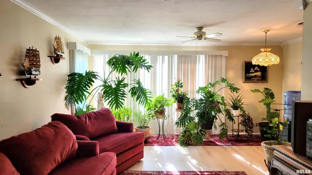 $179,900 | 202 Westernaire Drive, Marion, IL 62959