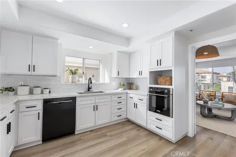 $1,824,000 | 1714 Marshallfield Lane, Unit A, Redondo Beach, CA 90278