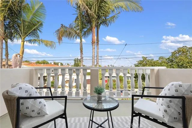 $1,895,000 | 1714 Marshallfield Lane, Unit A, Redondo Beach, CA 90278