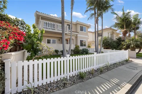 $1,824,000 | 1714 Marshallfield Lane, Unit A, Redondo Beach, CA 90278