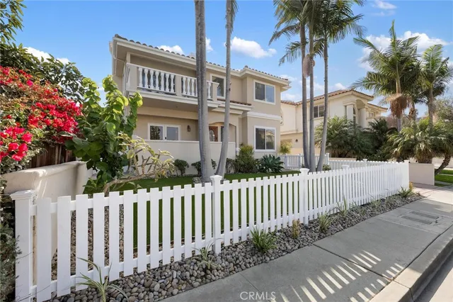 $1,824,000 | 1714 Marshallfield Lane, Unit A, Redondo Beach, CA 90278
