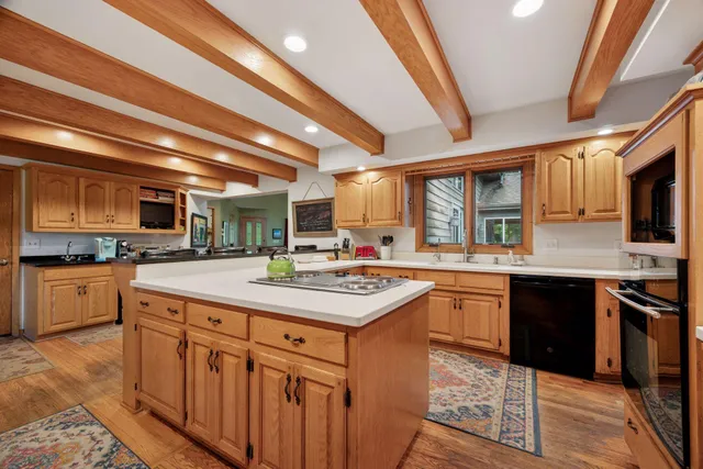 $1,499,000 | 940 Brown Road South, Wayzata, MN 55391