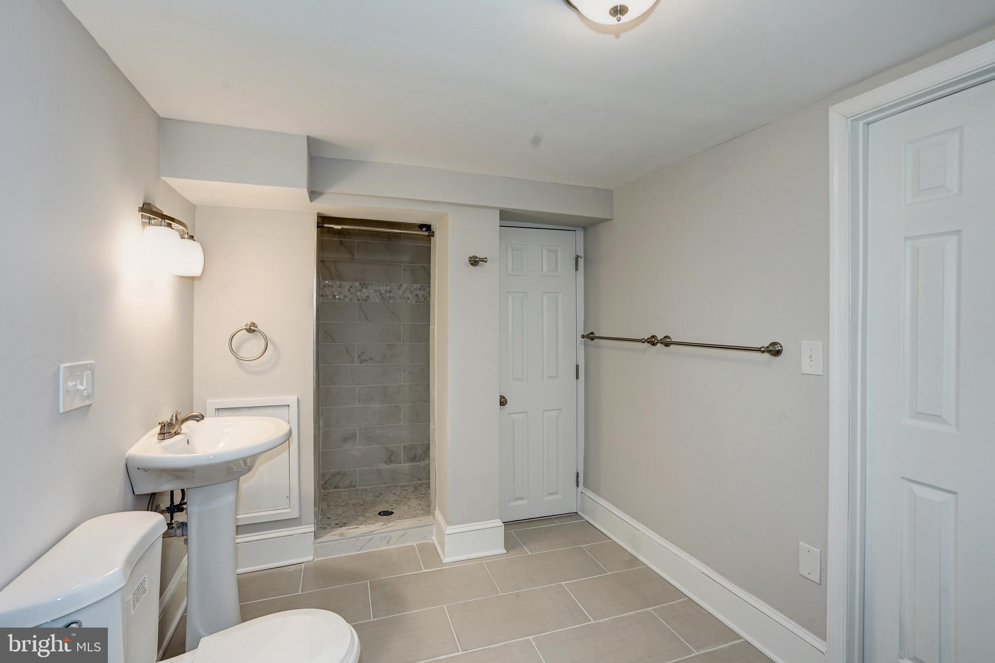 3622 Florida Road Baltimore, MD 21244 - Photo 40 of 48