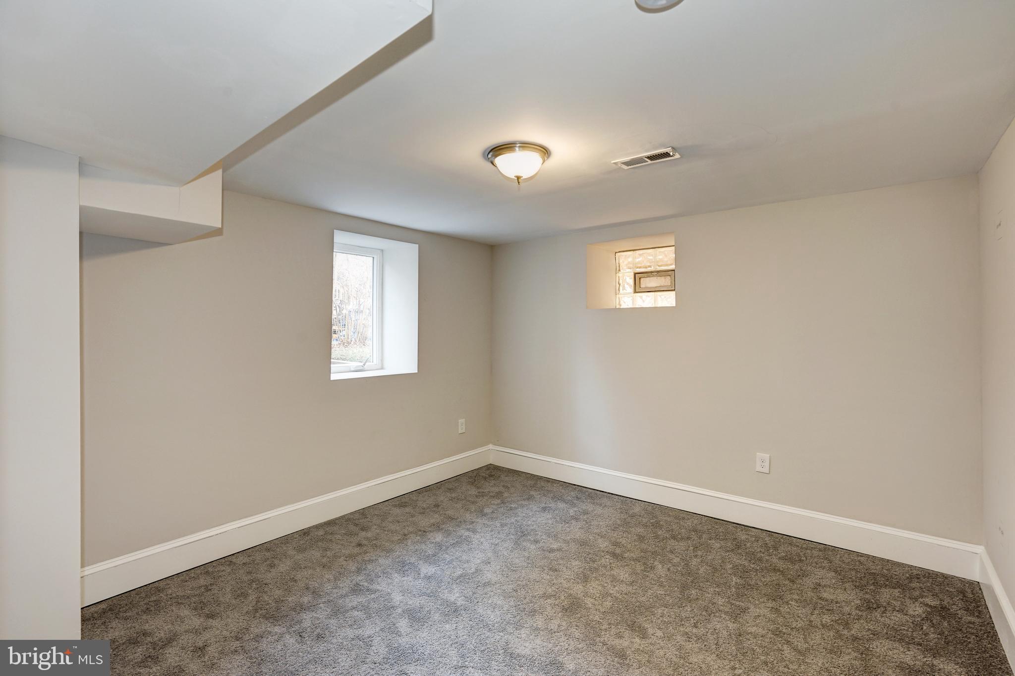 3622 Florida Road Baltimore, MD 21244 - Photo 41 of 48
