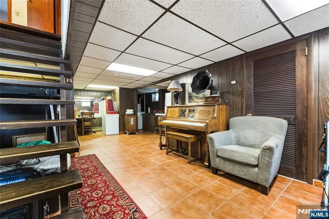 $725,000 | 722 Oak Street, Ridgefield, NJ 07657