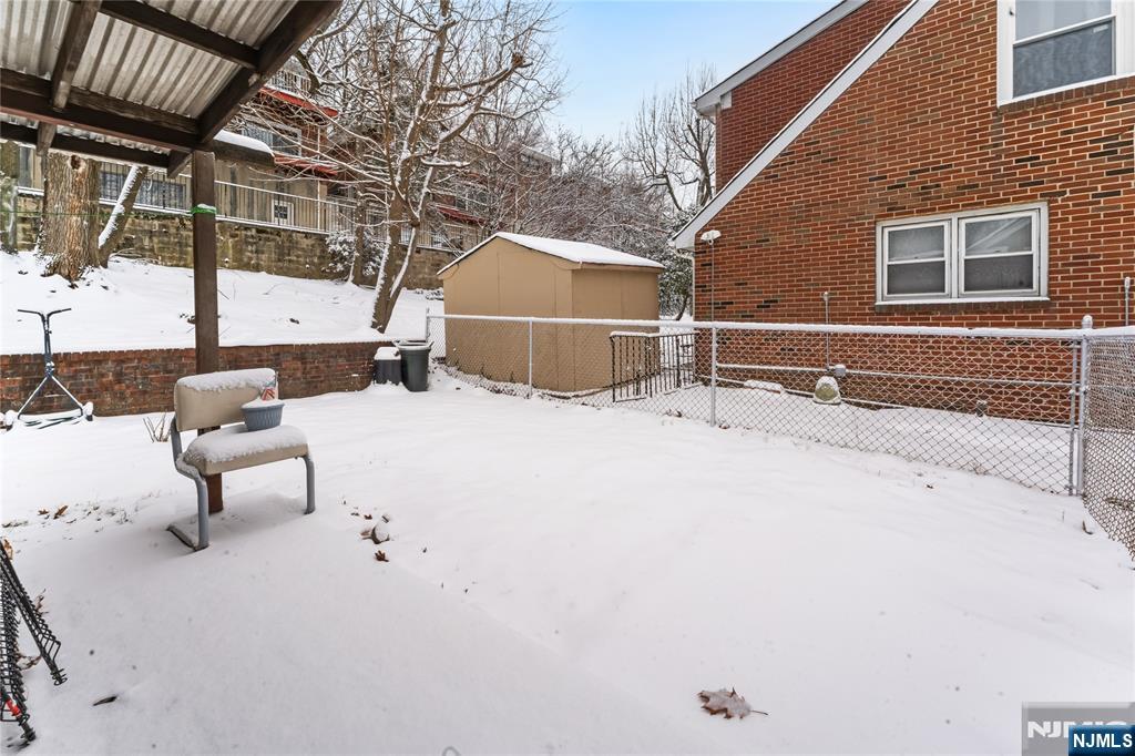 722 Oak Street Ridgefield, NJ 07657 - Photo 16 of 17 a view of outdoor space and living room