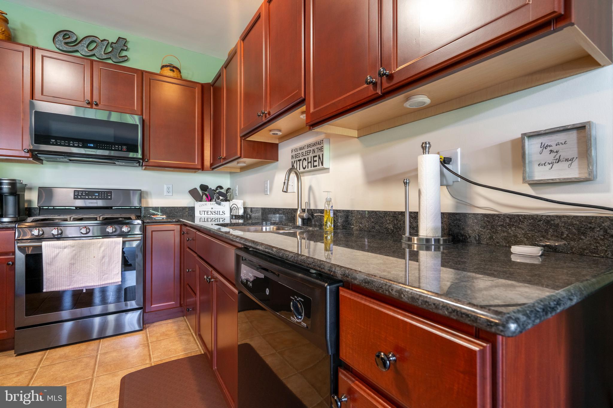 31 Bishop Pine Road Barto, PA 19504 - Photo 5 of 37 Kitchen