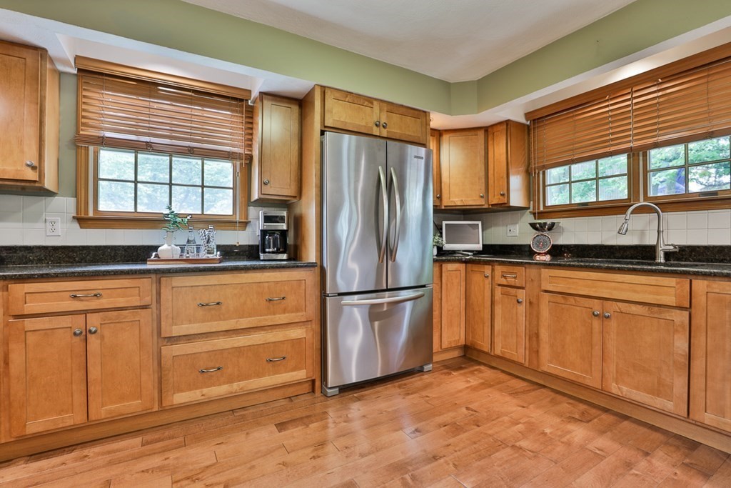68 Holland Road Wakefield, MA 01880 - Photo 15 of 39 Gallery Image 15