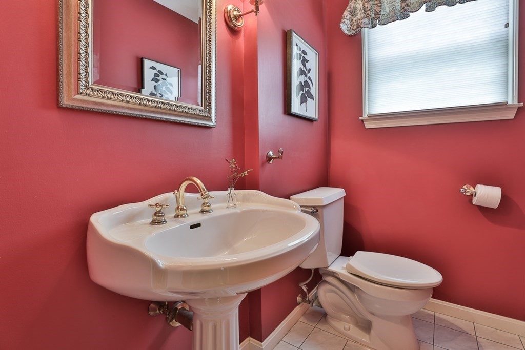 68 Holland Road Wakefield, MA 01880 - Photo 22 of 39 Gallery Image 22