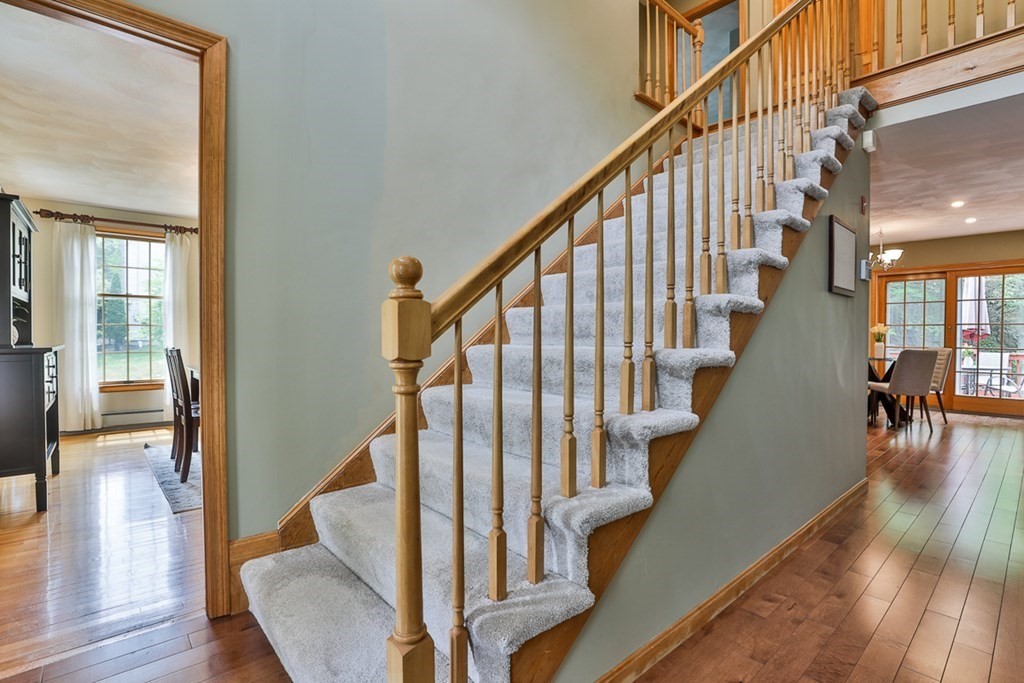 68 Holland Road Wakefield, MA 01880 - Photo 3 of 39 Gallery Image 3