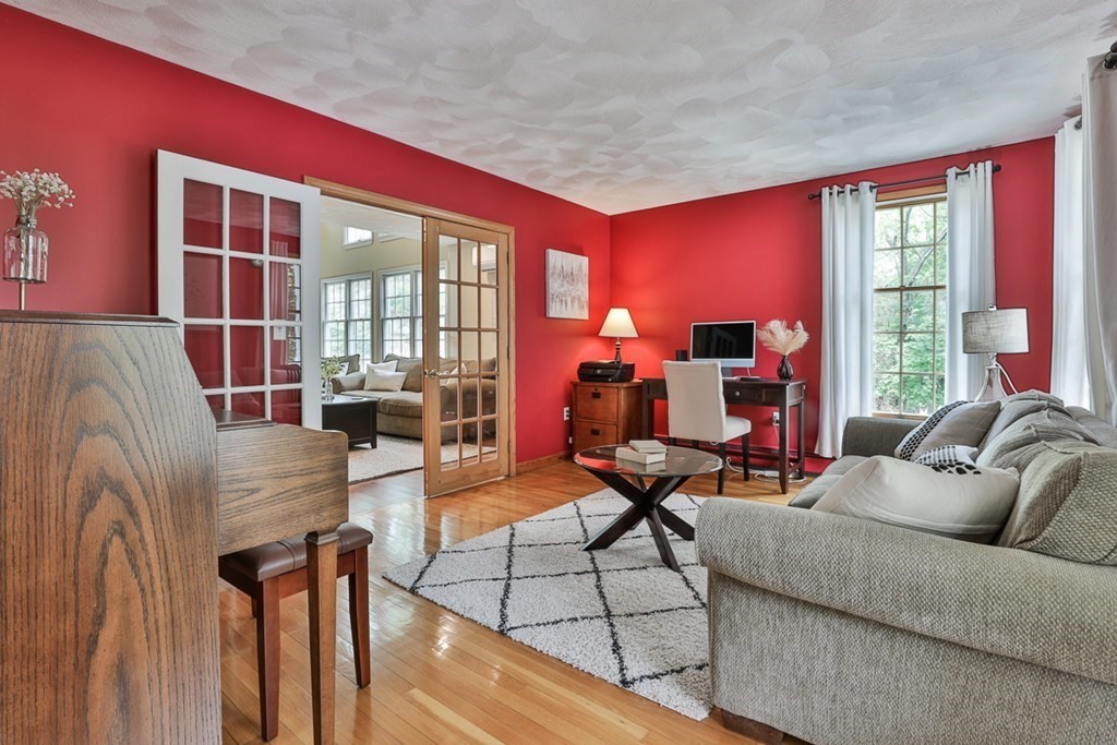 68 Holland Road Wakefield, MA 01880 - Photo 5 of 39 Gallery Image 5