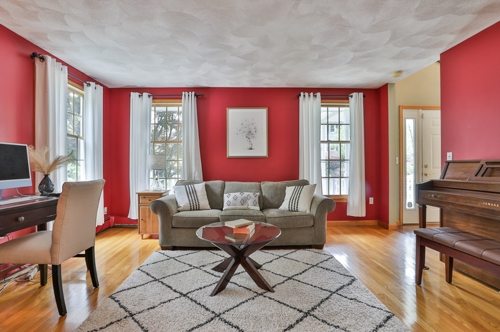 68 Holland Road Wakefield, MA 01880 - Photo 6 of 39 Gallery Image 6