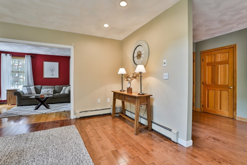 68 Holland Road Wakefield, MA 01880 - Photo 8 of 39 Gallery Image 8