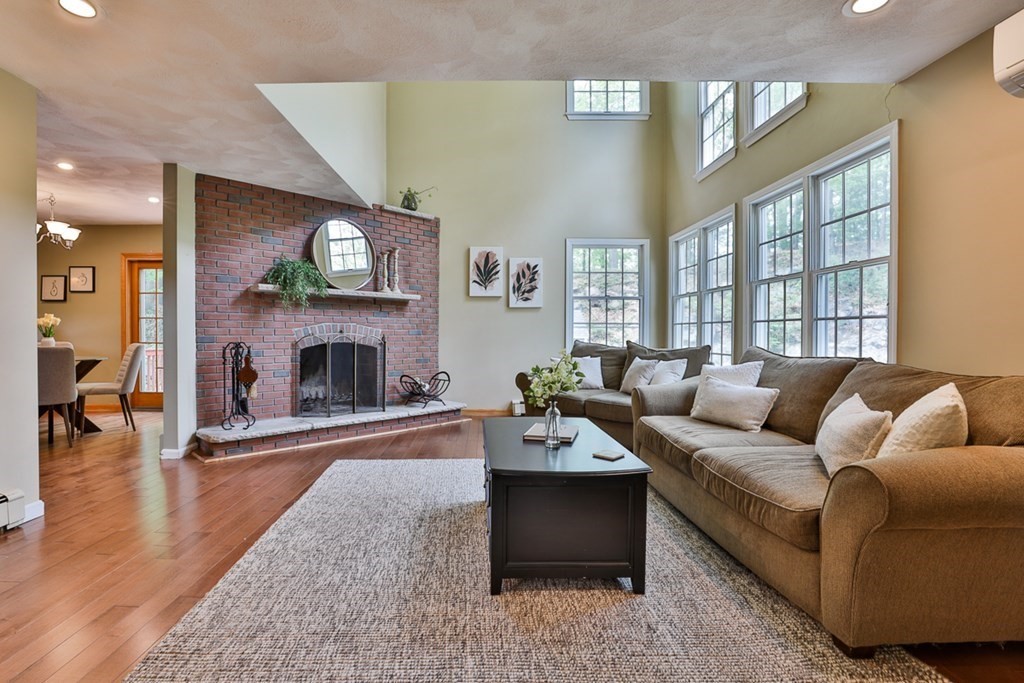 68 Holland Road Wakefield, MA 01880 - Photo 10 of 39 Gallery Image 10