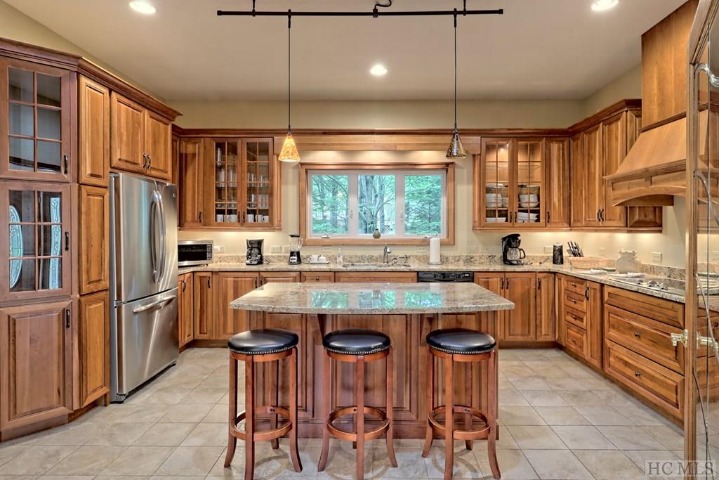 310 Eagle Ridge Road Sapphire, NC 28774 - Photo 8 of 48 Gallery Image 8