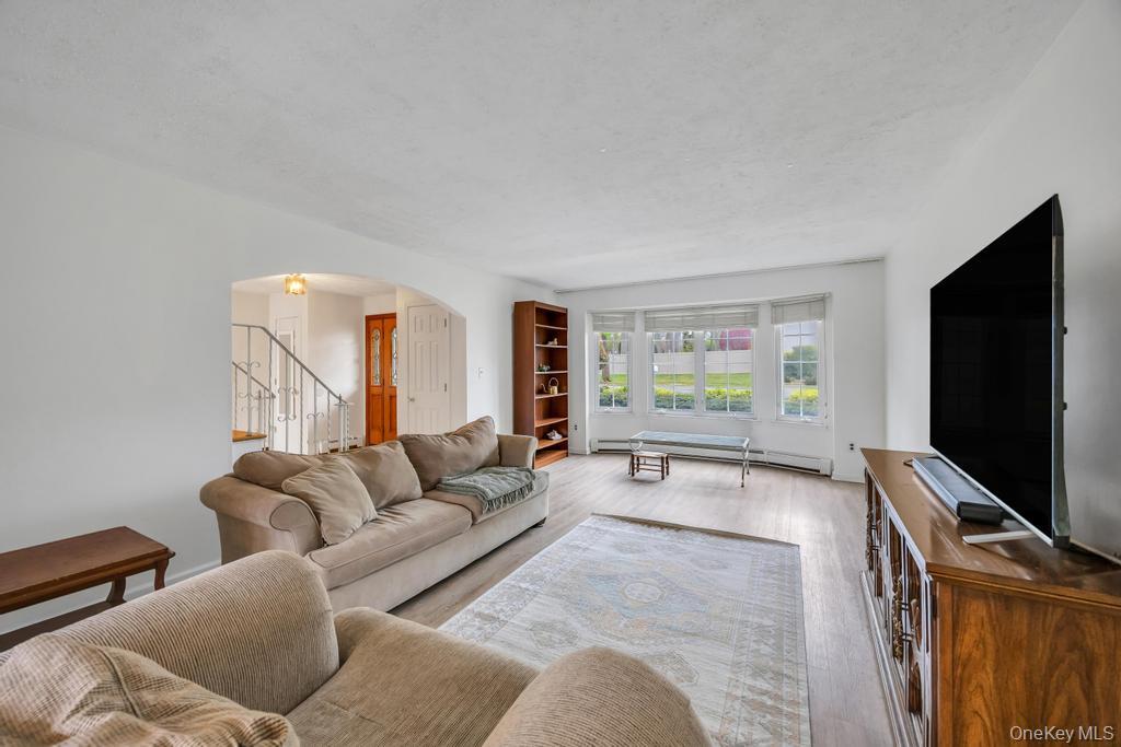 9 Chester Street Smithtown, NY 11787 - Photo 12 of 39