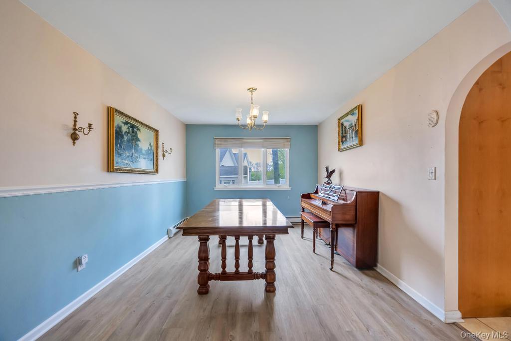 9 Chester Street Smithtown, NY 11787 - Photo 13 of 39
