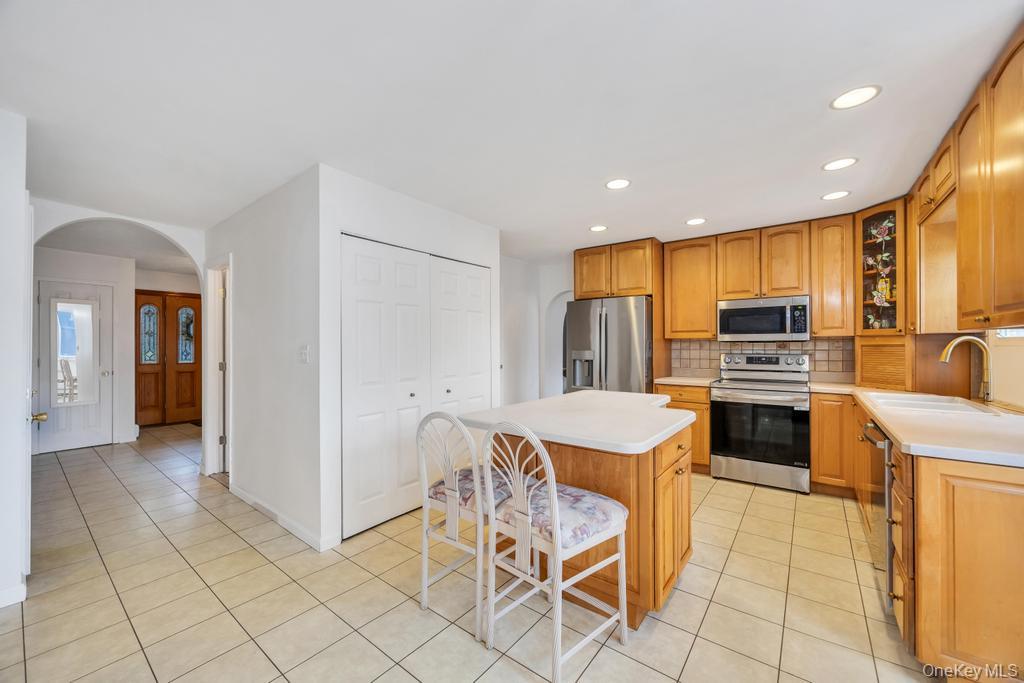 9 Chester Street Smithtown, NY 11787 - Photo 15 of 39
