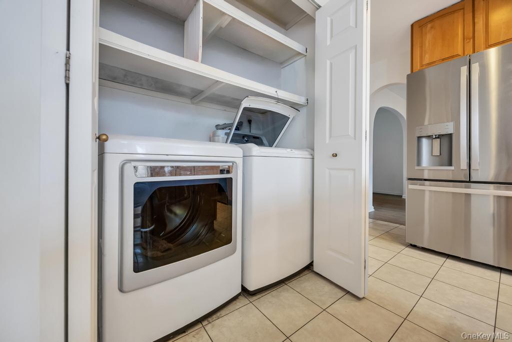 9 Chester Street Smithtown, NY 11787 - Photo 19 of 39