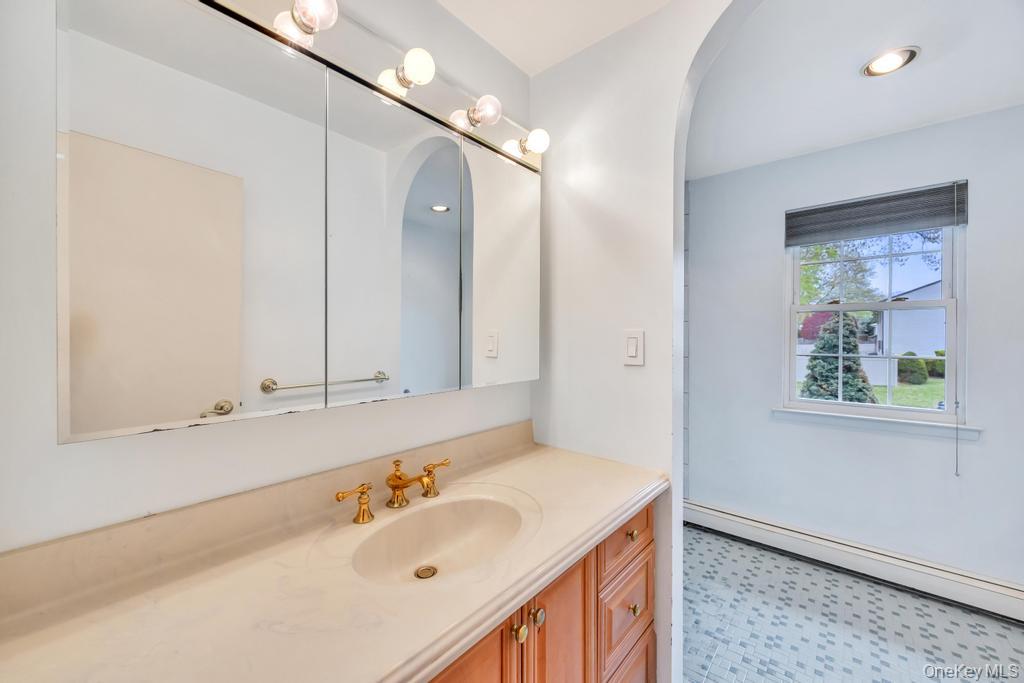 9 Chester Street Smithtown, NY 11787 - Photo 23 of 39