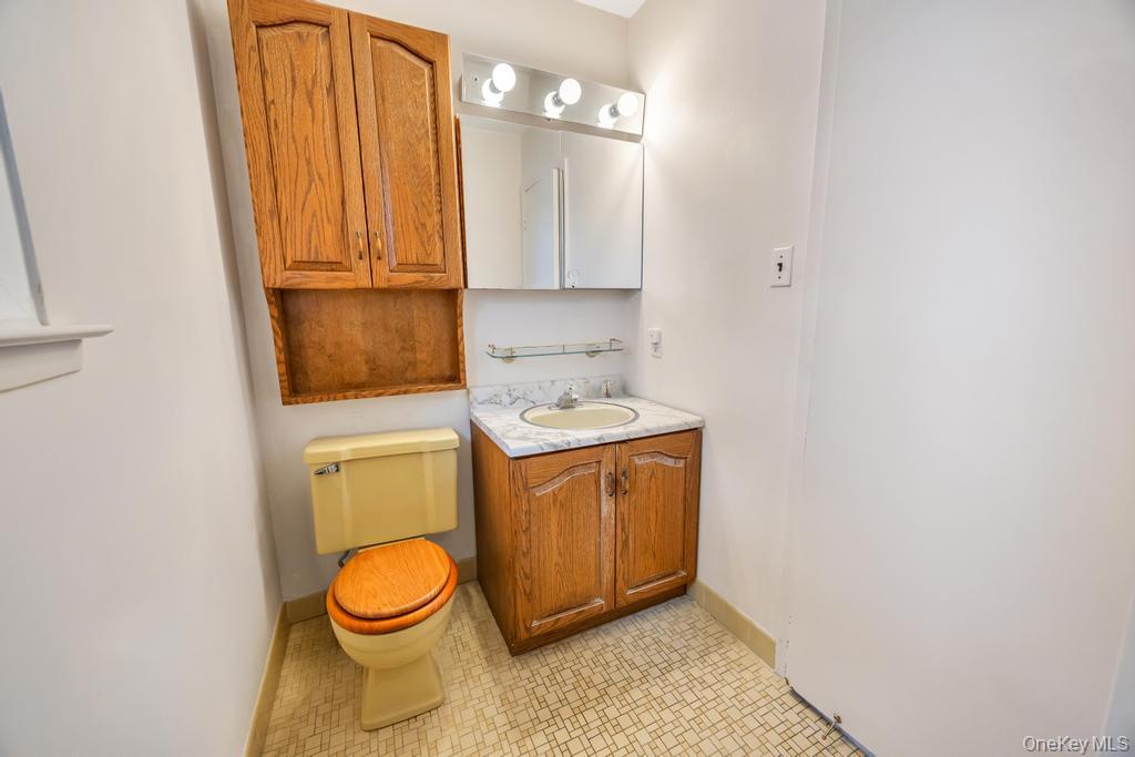 9 Chester Street Smithtown, NY 11787 - Photo 27 of 39