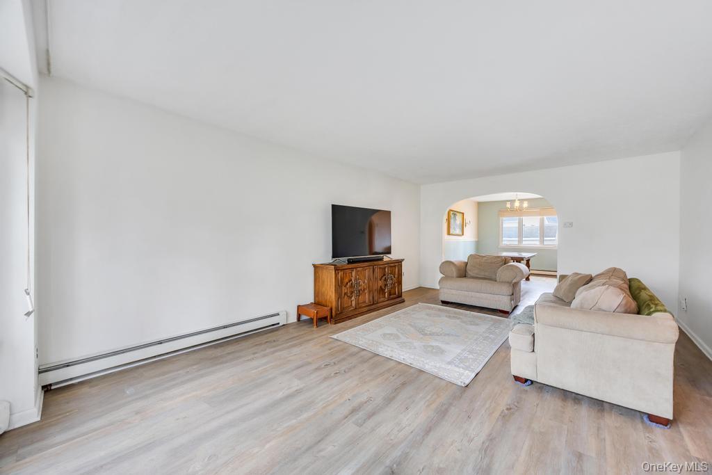 9 Chester Street Smithtown, NY 11787 - Photo 10 of 39