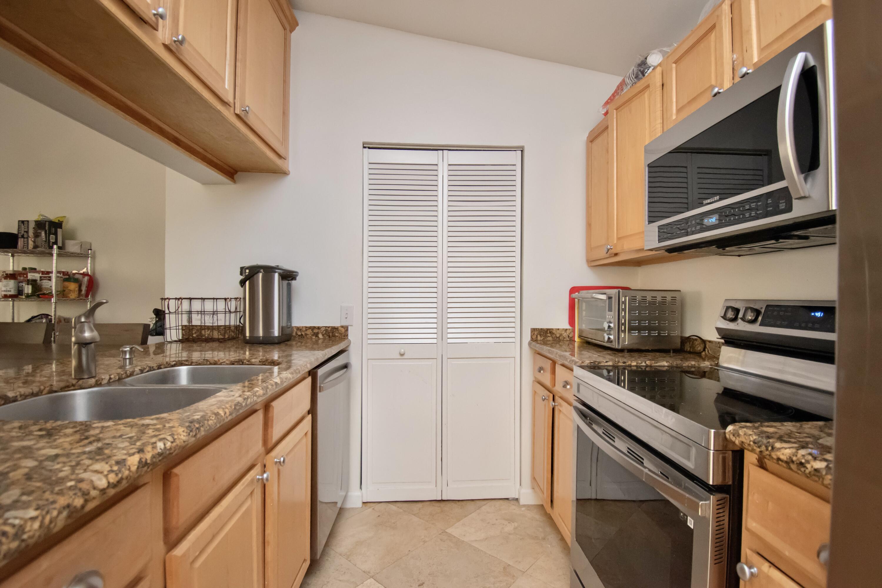 22352 Pineapple Walk Drive Boca Raton, FL 33433 - Photo 6 of 15 B94C6F0A-23FF-40AE-B101-781C8D3A4EE8