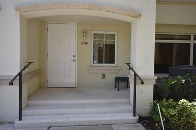 a view of an entrance of the house