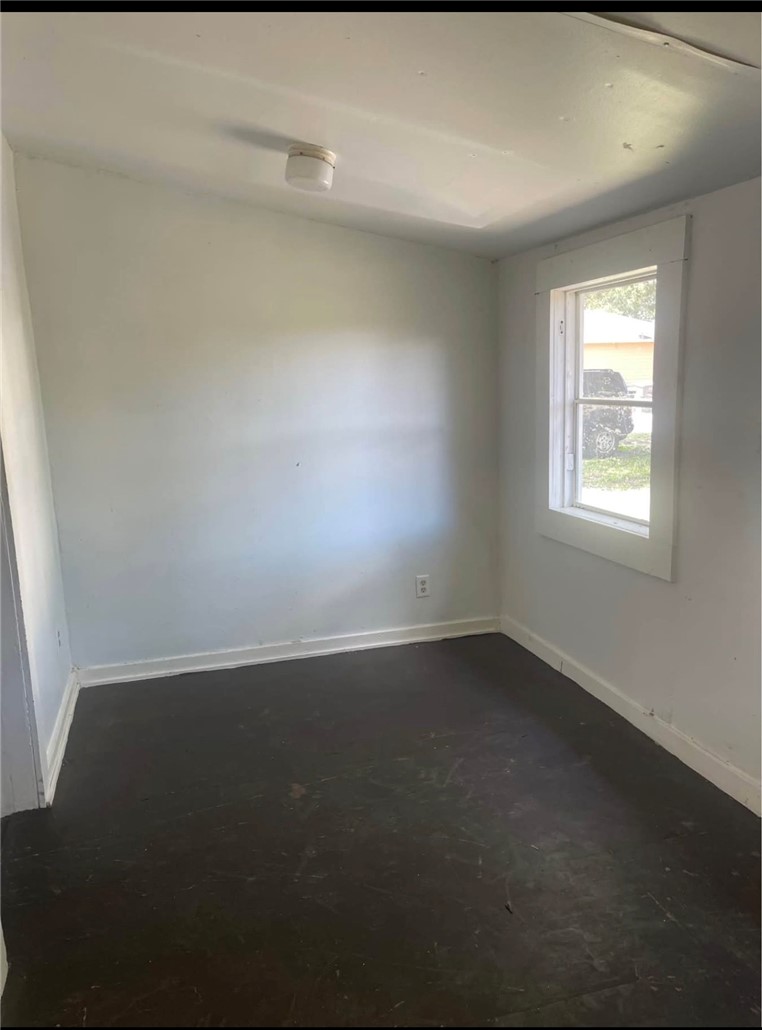 602 East 4th Street Alice, TX 78332 - Photo 9 of 17