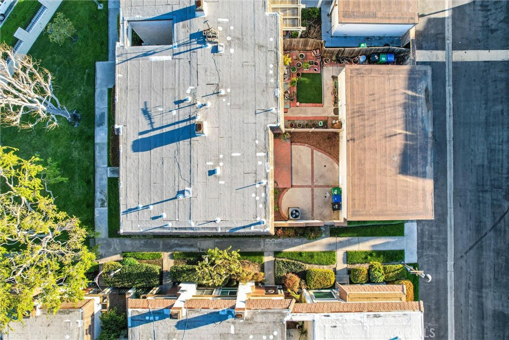 13966 Hammon Place Westminster, CA 92683 - Photo 41 of 45 a view of building with yard