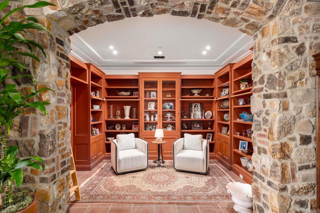 3113 Camino Del Rancho Encinitas, CA 92024 - Photo 9 of 28 Library