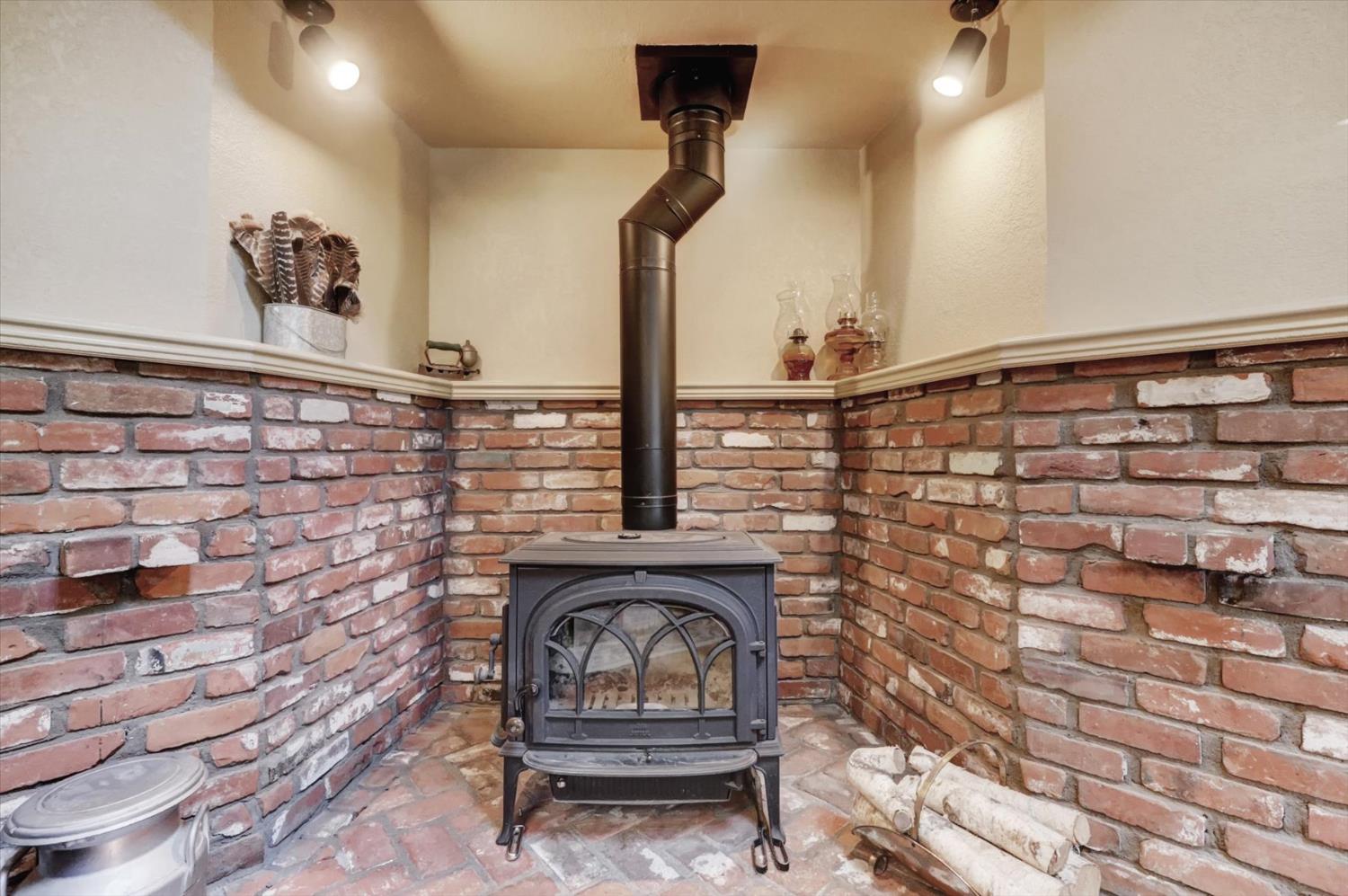 17682 Alexandra Way Grass Valley, CA 95949 - Photo 10 of 55 a view of entryway with wooden floor