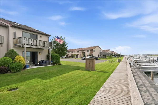 $409,999 | 1 Anchorage Way, Unit 111, Freeport, NY 11520