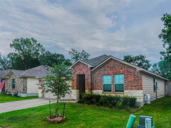$2,100 | 332 Pecos Drive, Huntsville, TX 77340