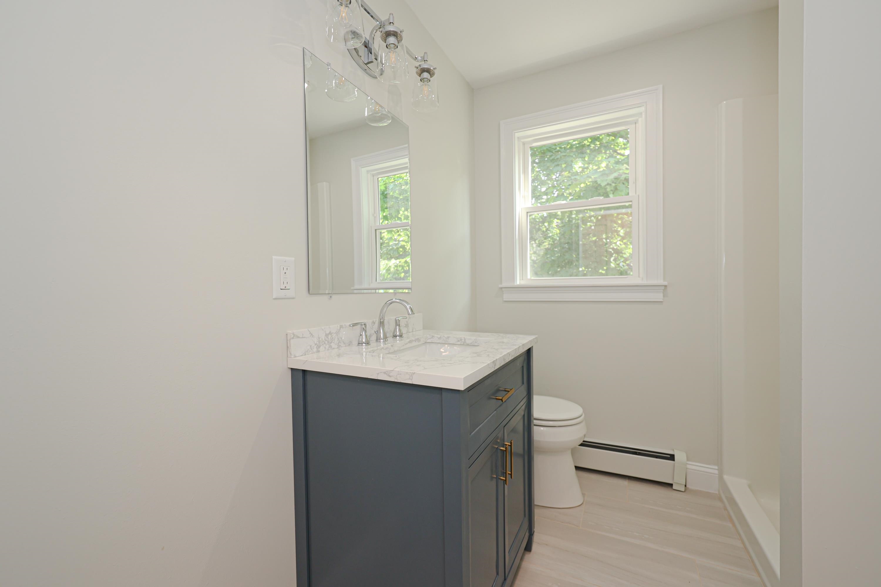 16 High Street Stratham, NH 03885 - Photo 8 of 26