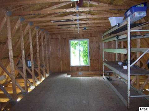2050 Academy Adrian, MI 49221 - Photo 22 of 25 20095727-21.JPG