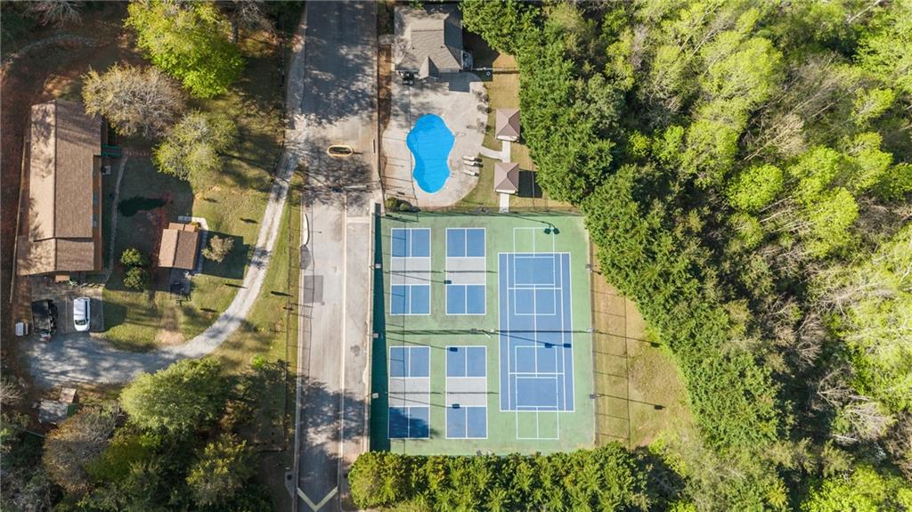 47 Dache Brucke Strasse Helen, GA 30545 - Photo 9 of 14 front view of a building