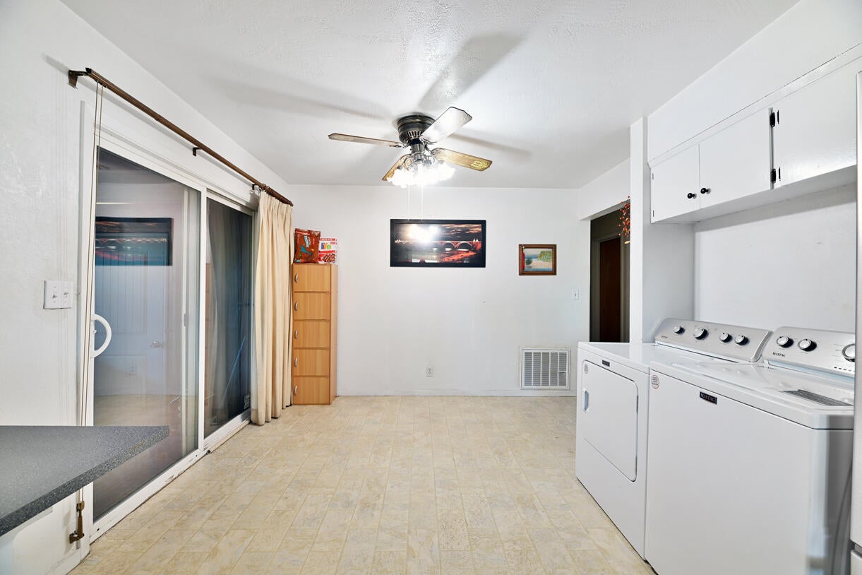 1801 Roberts Road Medford, OR 97504 - Photo 11 of 15 DSC_1475