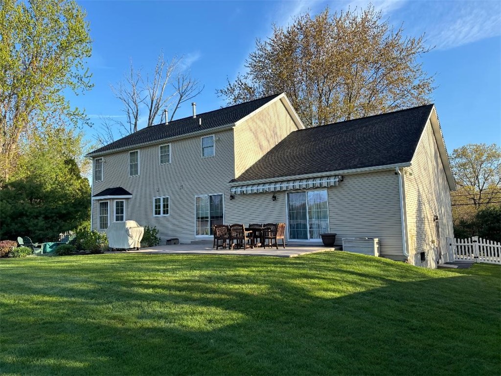 190 Hope Road Cranston, RI 02921 - Photo 2 of 40
