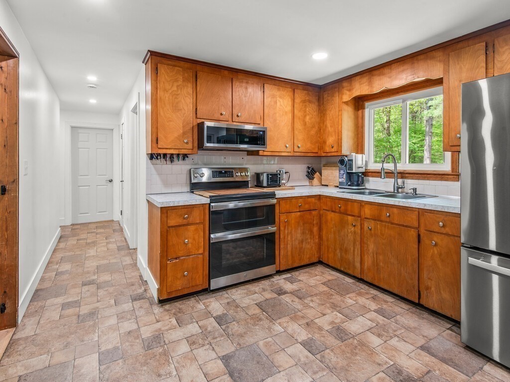 31 Leno Road Holland, MA 01521 - Photo 12 of 30