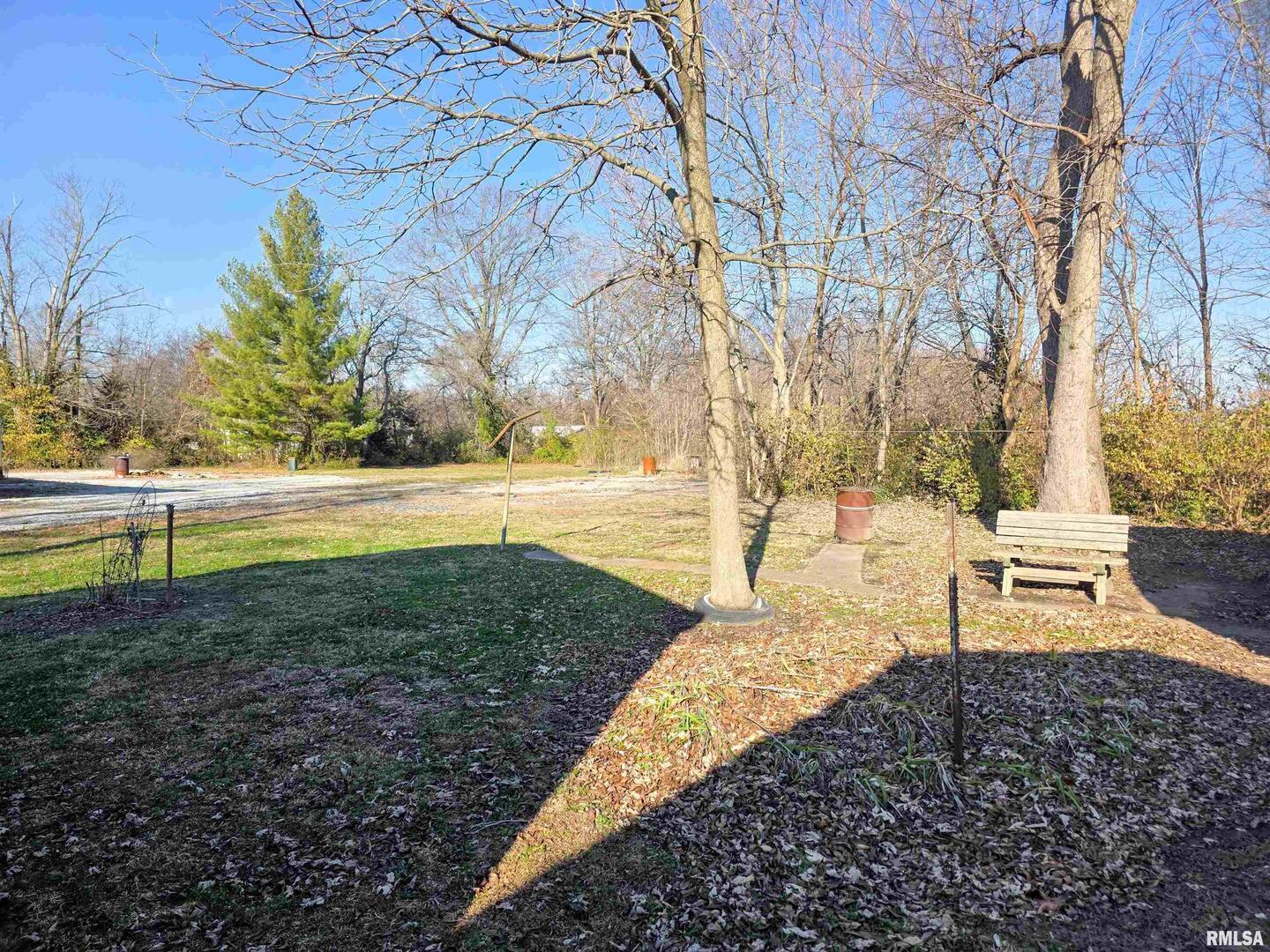 7847 Old Highway 50 Flora, IL 62839 - Photo 7 of 56