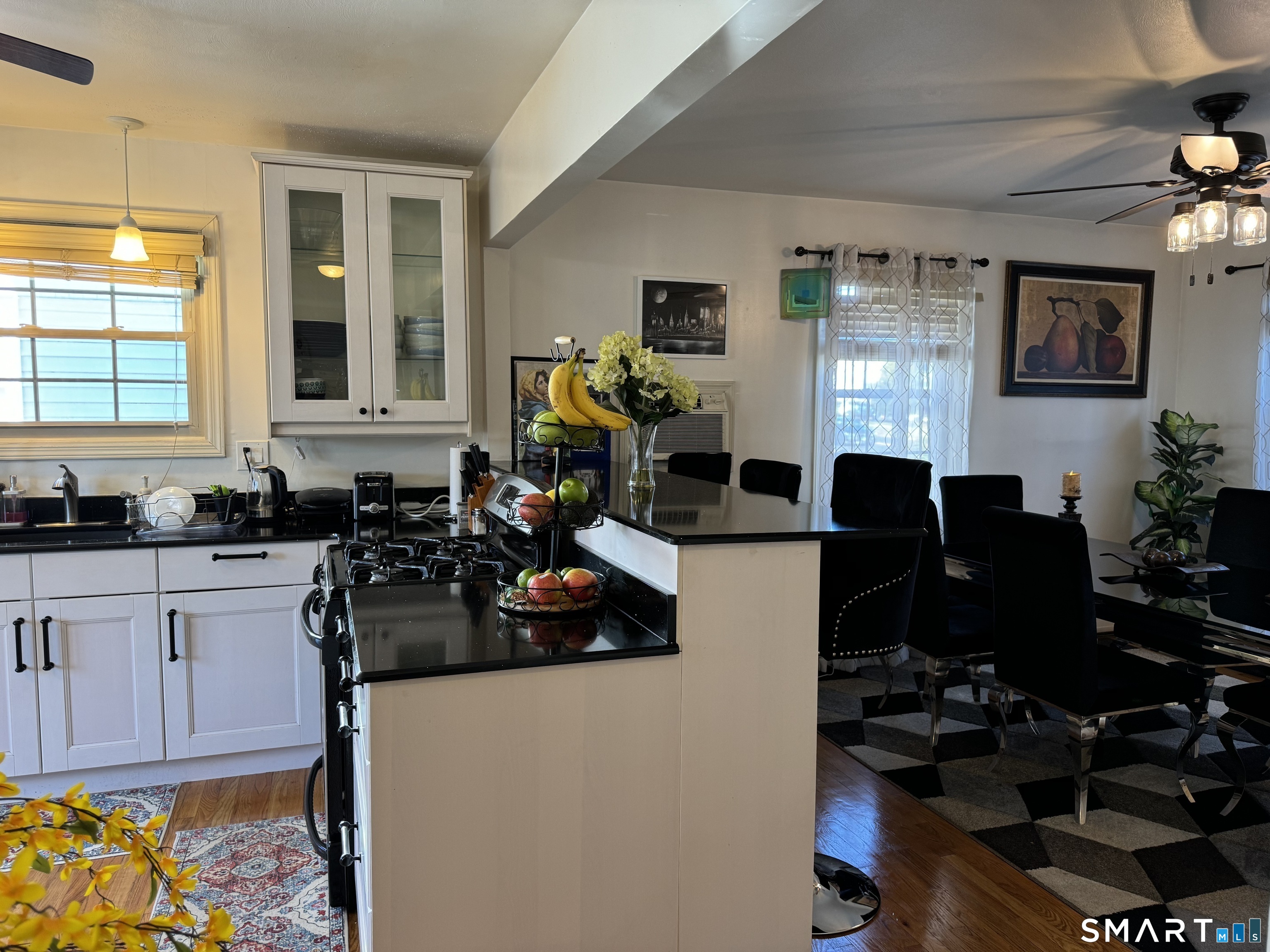 425 Huntington Road Stratford, CT 06614 - Photo 7 of 25 Gallery Image 7