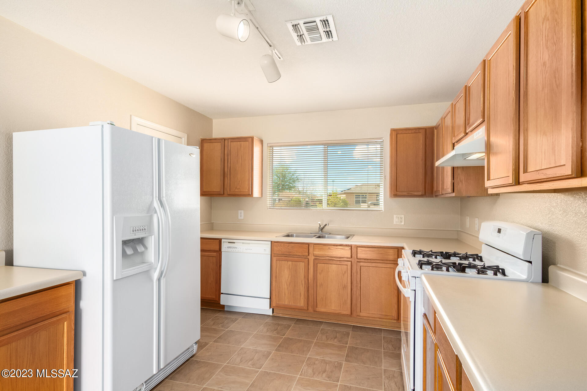 3499 South Double Echo Road Tucson, AZ 85735 - Photo 8 of 23