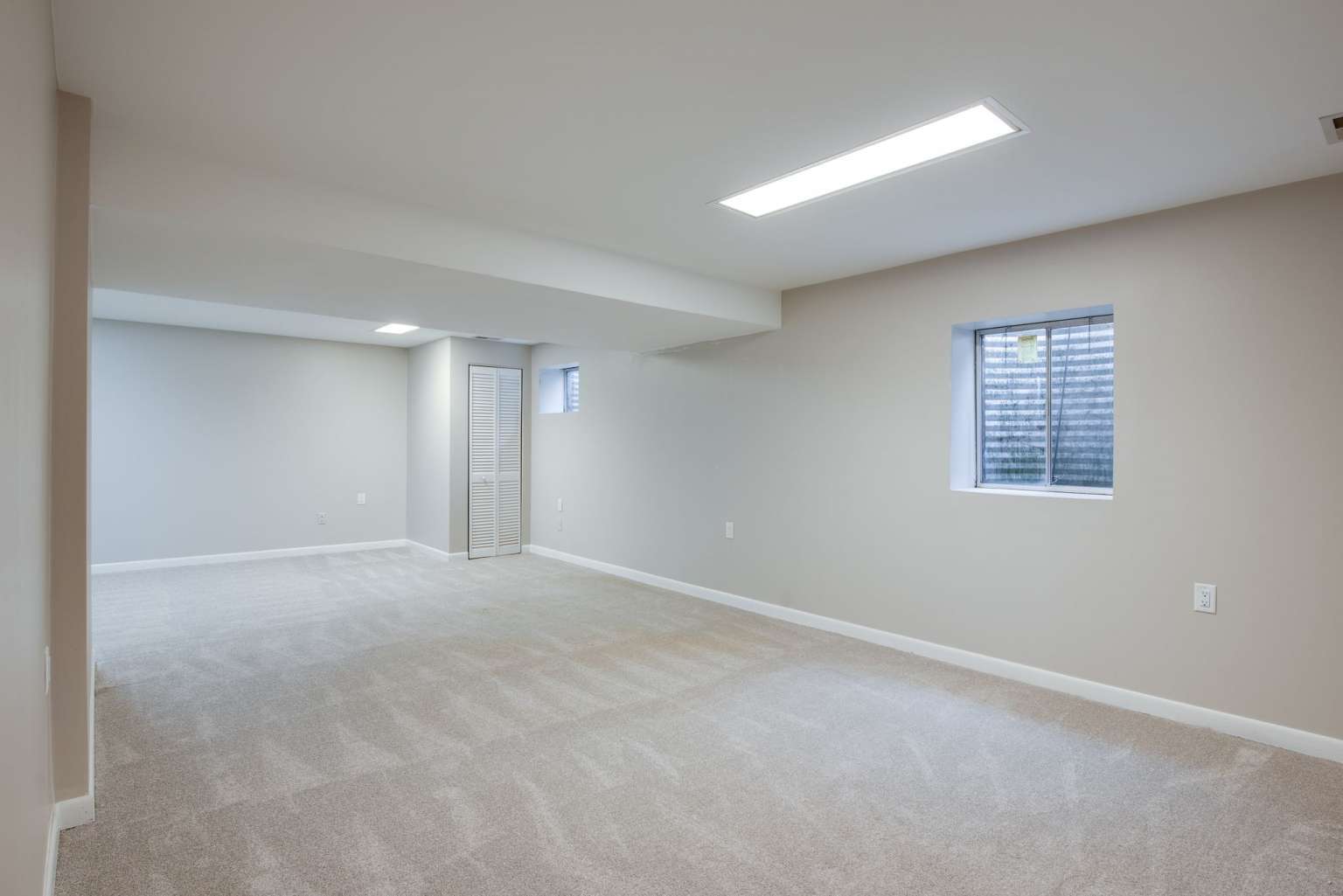 2203 Riverside Drive Plainfield, IL 60586 - Photo 21 of 25 a view of an empty room with a window