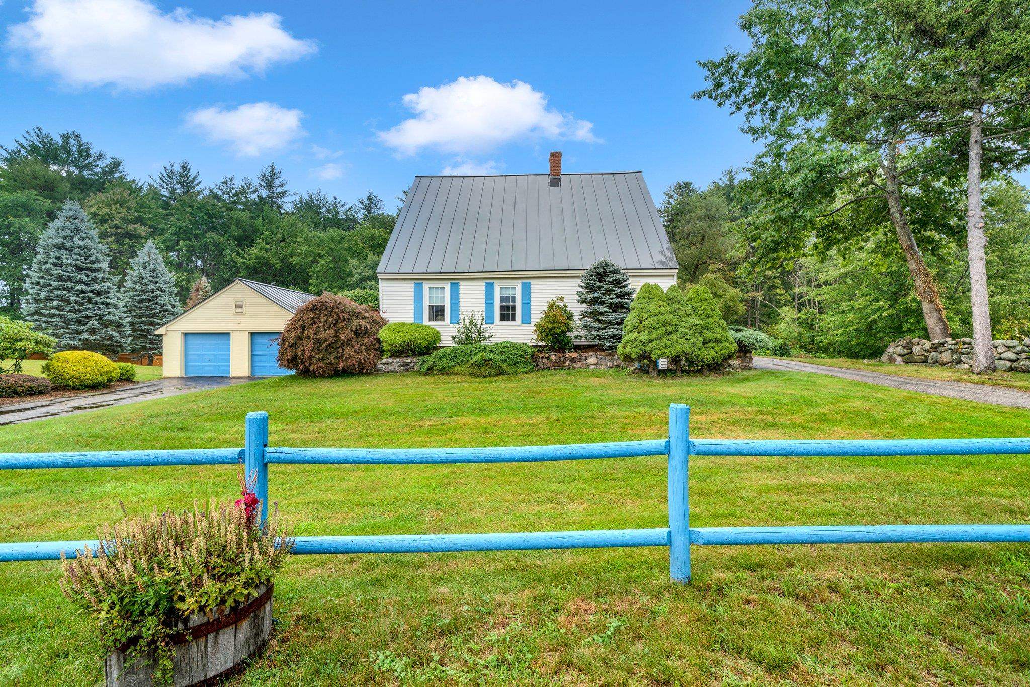 83 Daniel Plummer Road Goffstown, NH 03045 - Photo 2 of 36