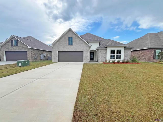 $337,665 | 23119 Waterbuck Lake Court, Denham Springs, LA 70726