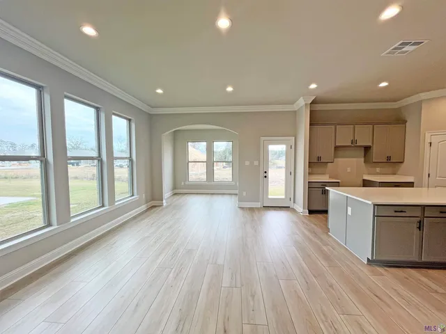 $337,665 | 23119 Waterbuck Lake Court, Denham Springs, LA 70726