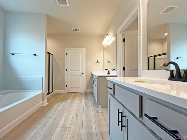 $337,665 | 23119 Waterbuck Lake Court, Denham Springs, LA 70726